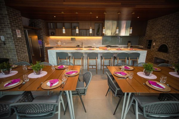 Organisez une Soirée Inoubliable : L'Art de Savourer des Vins Bio dans un Restaurant Écoresponsable